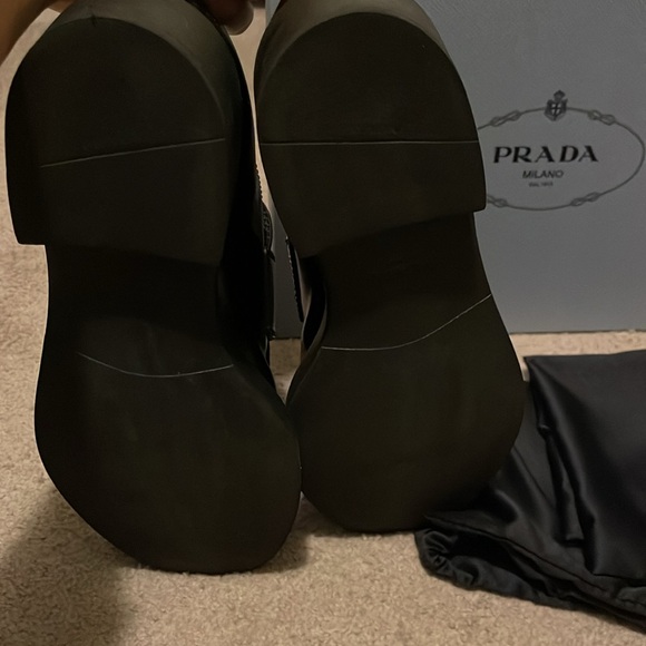 EXCELLENT condition Prada loafer in black. Hardly worn. - Picture 7 of 7